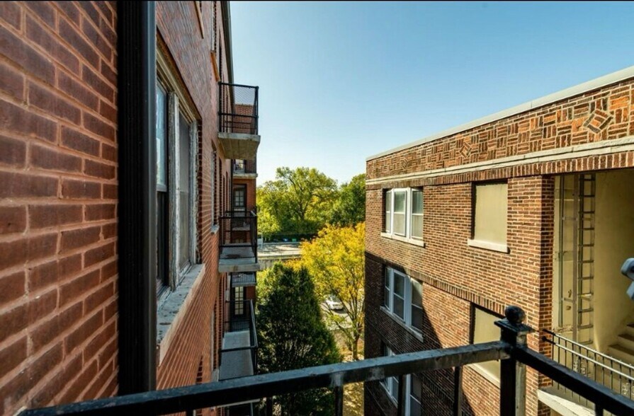 Building Photo - 5616 Pershing Ave