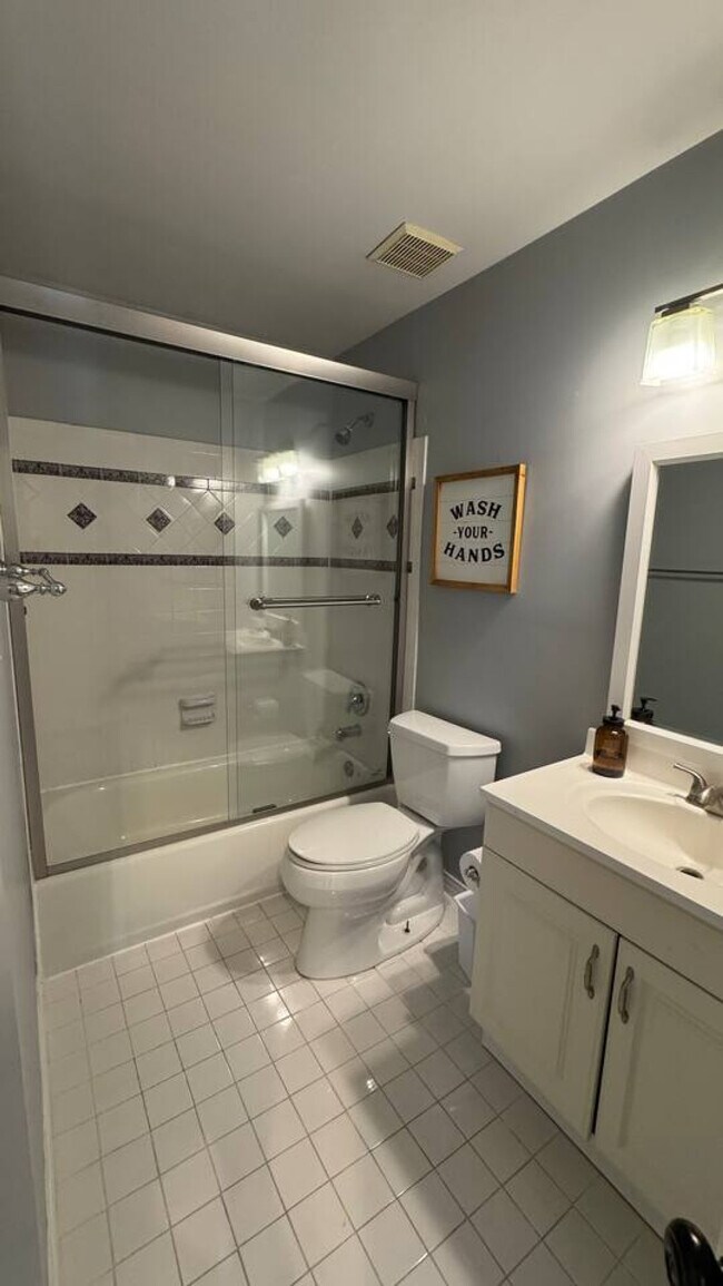 Building Photo - 9414 Grant Ave