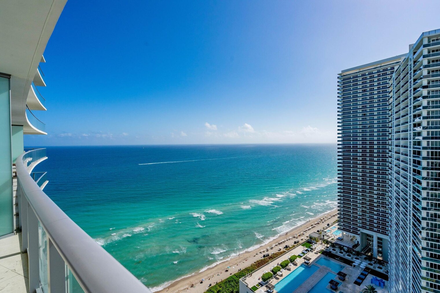 Building Photo - 4011 S Ocean Dr
