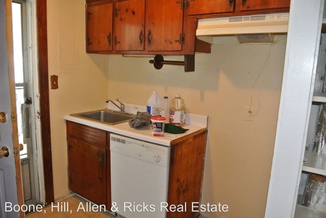 Building Photo - 1317 Hill St