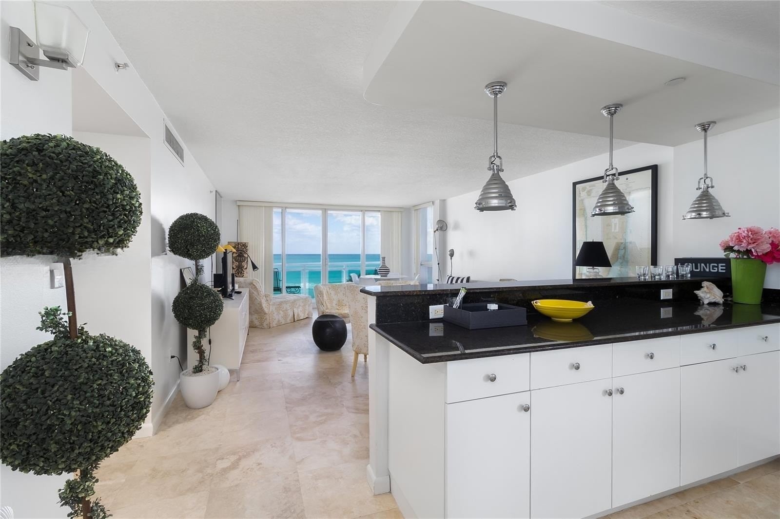 Building Photo - 6917 Collins Ave
