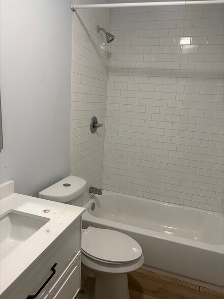 Building Photo - 8901 Tronewood Dr