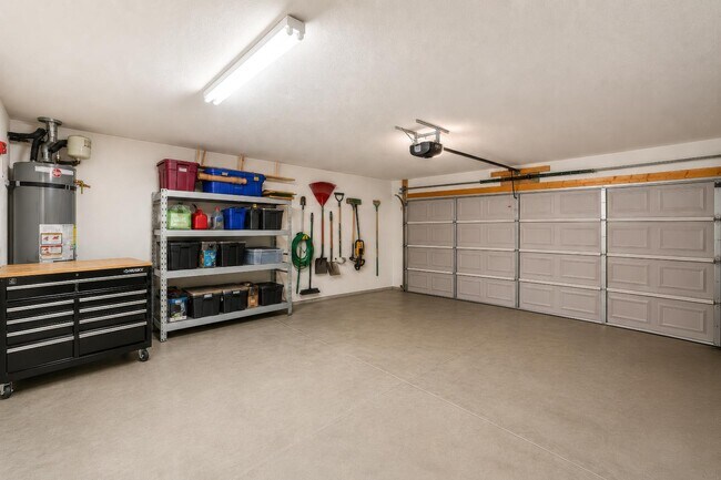 Building Photo - 1124 Calle Corvo NE
