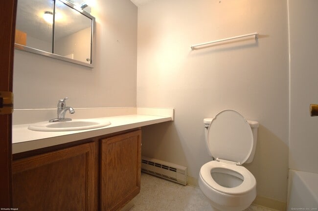 Building Photo - 246 Woodford Ave