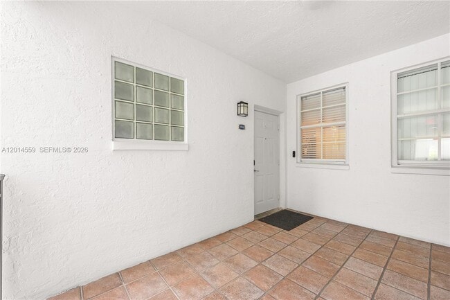 Building Photo - 3165 NE 184th St