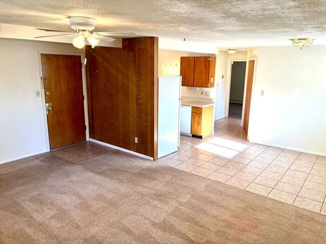 Building Photo - *** MOVE-IN SPECIAL 50% off the First Month*** Great 2 bed 1 bath within 1 mile of CSU!