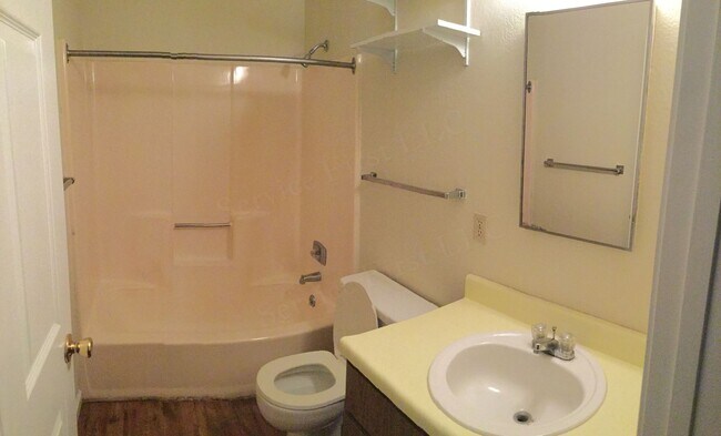 Building Photo - Greenfield Apartments