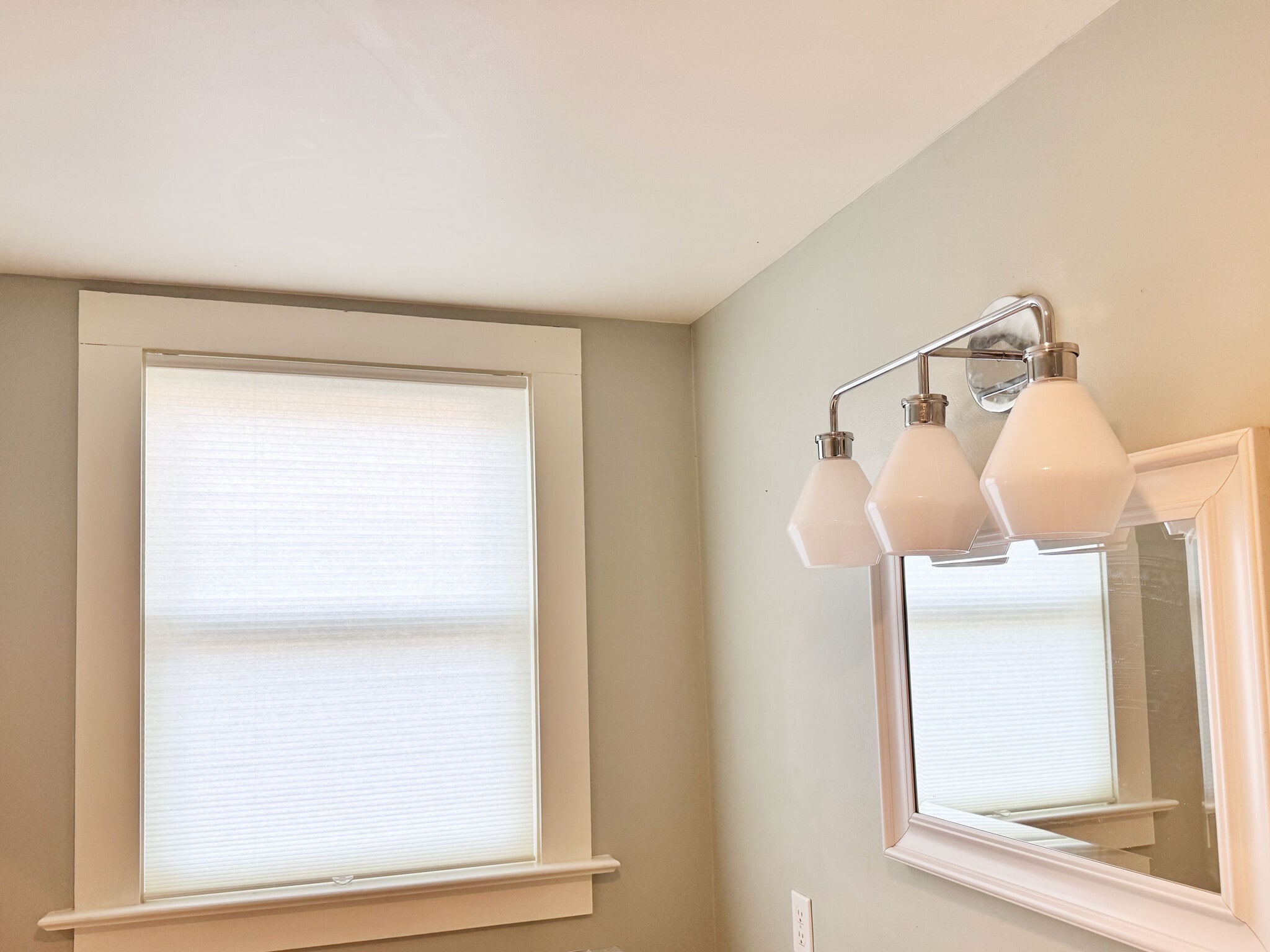 Building Photo - 1523 SE Ankeny St