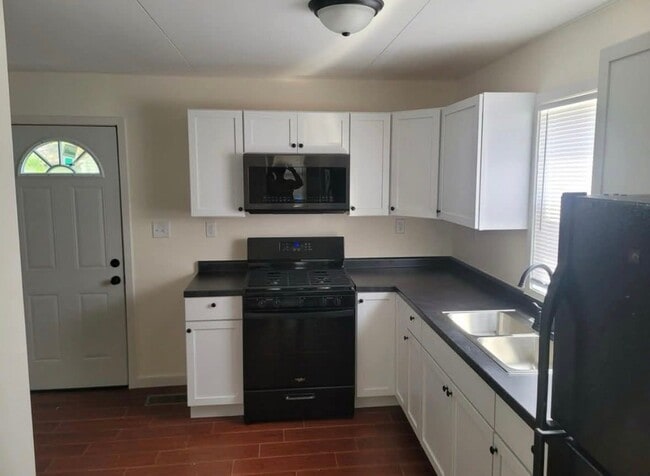 Building Photo - 237 Ridgeland Ave