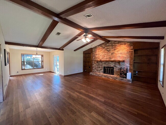 Building Photo - Pensacola - Windermere - 3 Bedroom, 2 Bath...