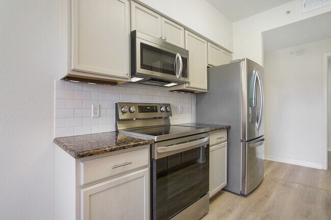 Building Photo - 7925 Preserve Cir