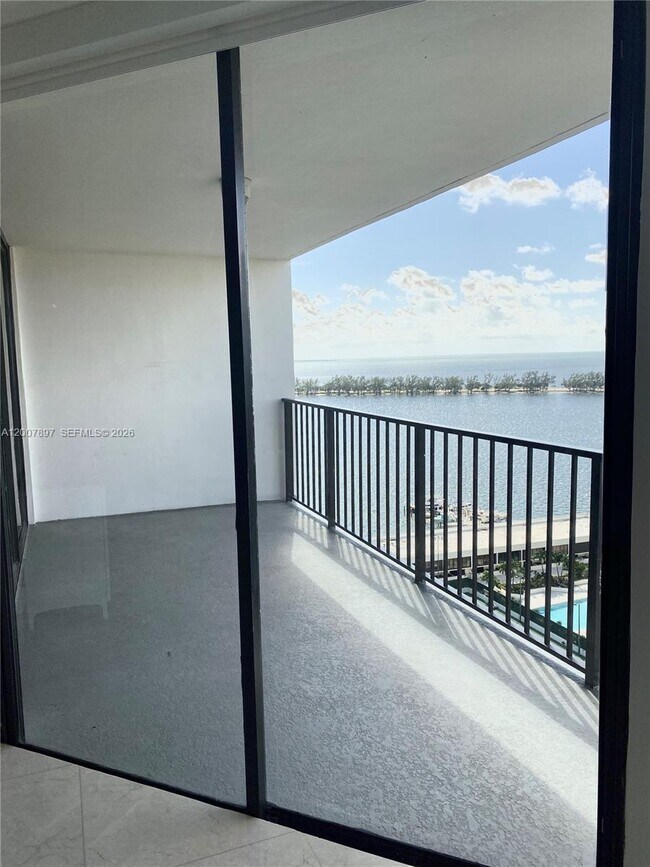 Building Photo - 1901 Brickell Ave