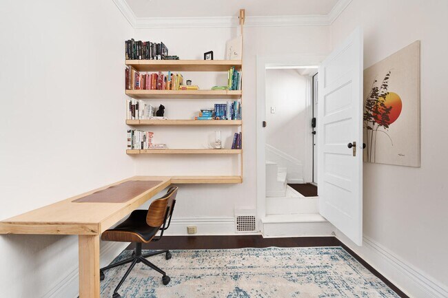 Building Photo - Sunny Two-Story Wash Park Bungalow