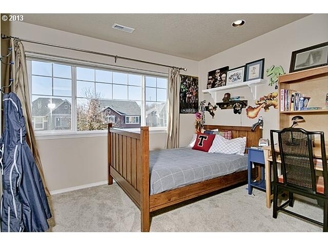Building Photo - 764 NE 61st Ave