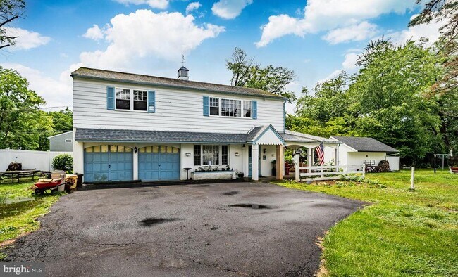 Building Photo - 38 Waverly Ave