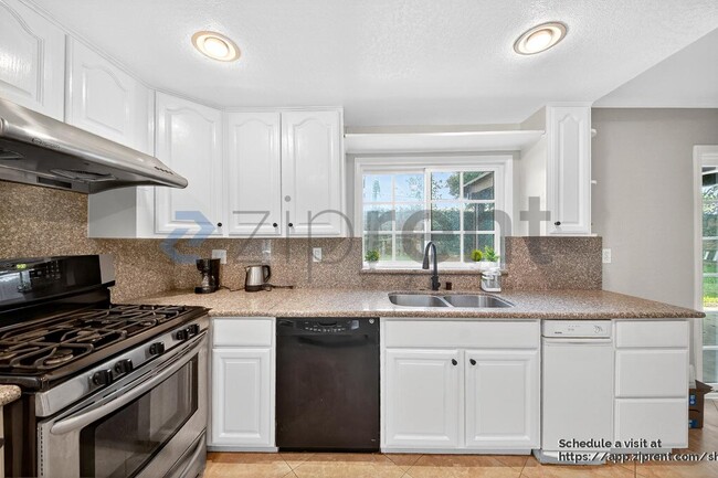 Building Photo - 353 S Heatherstone St