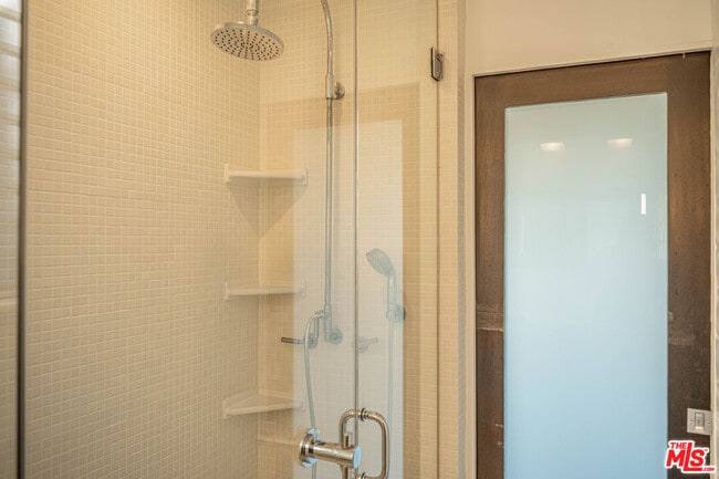 Building Photo - 8895 Appian Way