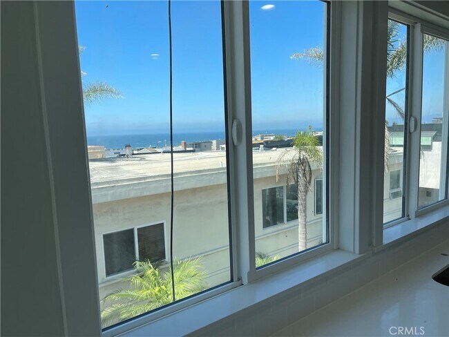 Building Photo - 223 24th St