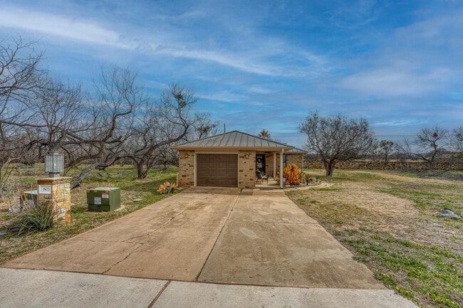 Building Photo - 603 Sunray