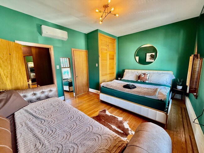 Building Photo - SPACIOUS & MODERN 3 BED/2.5 BA HOUSE w/ AC-Inlaid HARDWOOD Flooring-WASHER/DRYER & Rear PATIO in ...