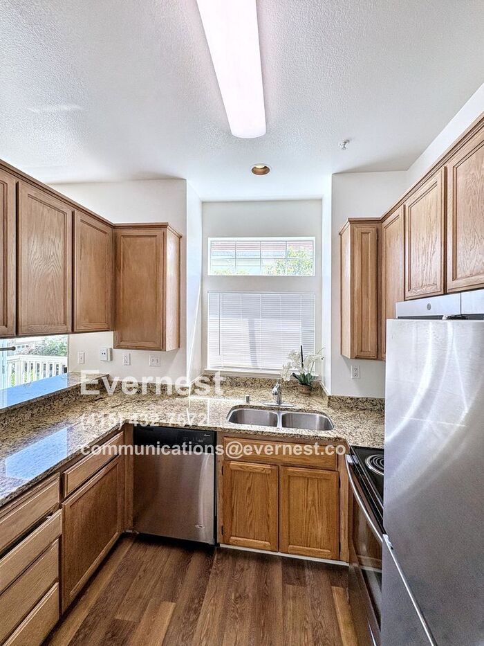 Building Photo - 979 Pinto Palm Terrace