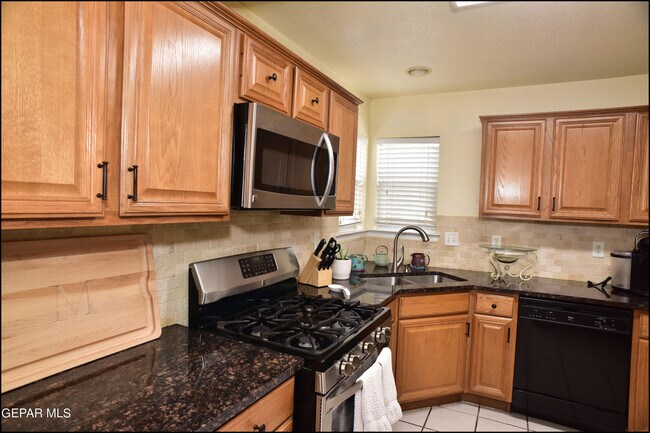 Building Photo - 1316 Black Ridge Dr