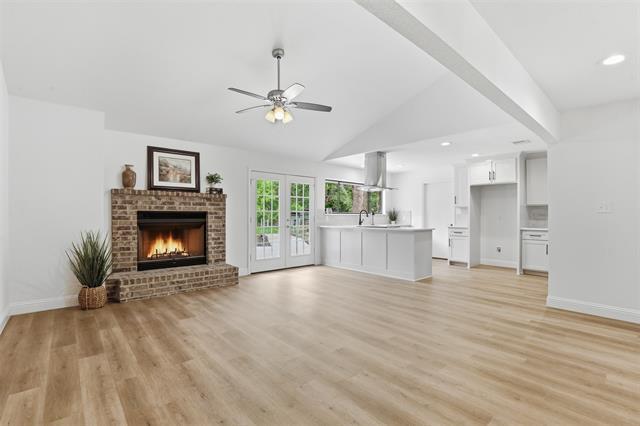 Building Photo - 300 Hidden Valley Dr