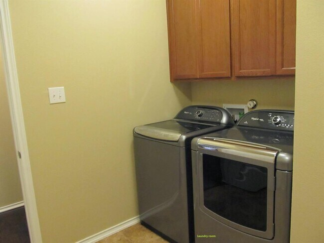 Building Photo - 14308 Lake Victor Dr