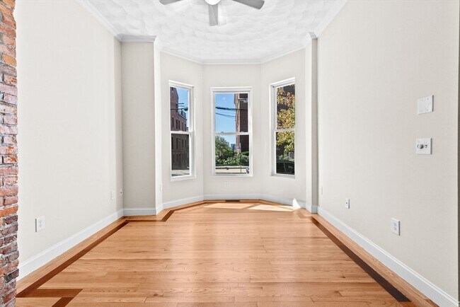 Building Photo - 178 Webster St