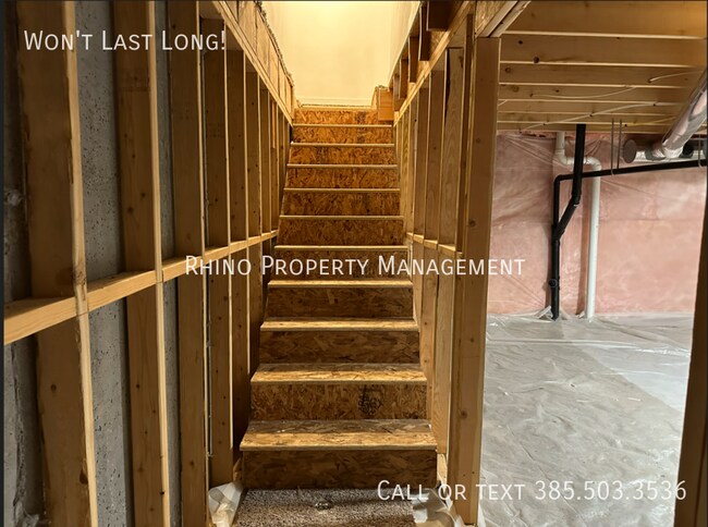 Building Photo - 429 N Northshore Dr