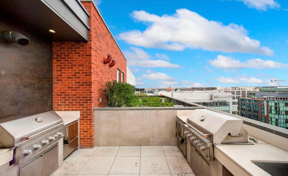 Rooftop Barbecues - 1211 Van St SE