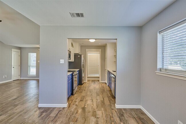 Building Photo - 29030 Deadwood Ln