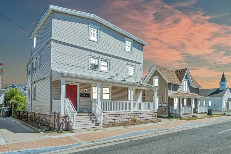 Building Photo - 113 Rio Grande Ave