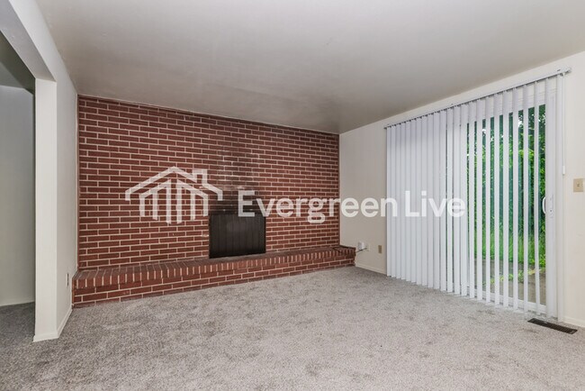 Building Photo - 6291 Leawood Dr