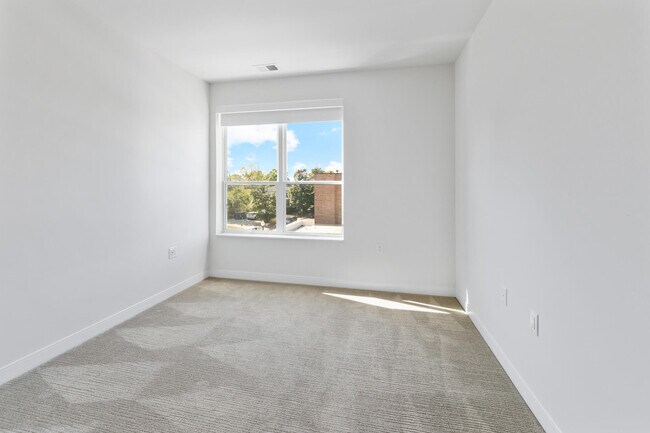 Building Photo - 5945 6th Ave
