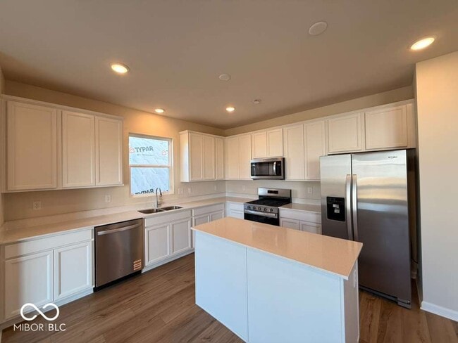 Building Photo - 3815 Sterling Dr