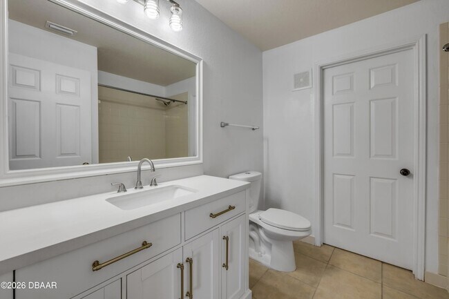 Building Photo - 940 Village Trail