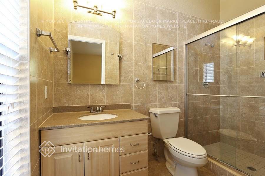 Building Photo - 327 80th Ave NE