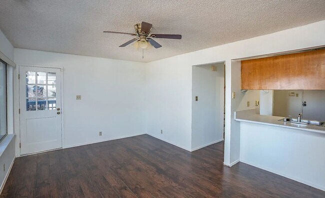 Building Photo - 620 Primrose Terrace