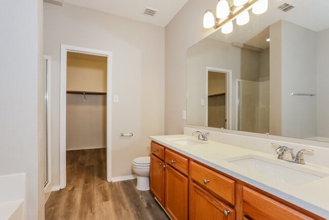 Building Photo - 7334 Tree Ridge Ct