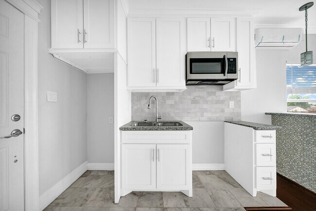 Building Photo - 12430 Pecan Ct