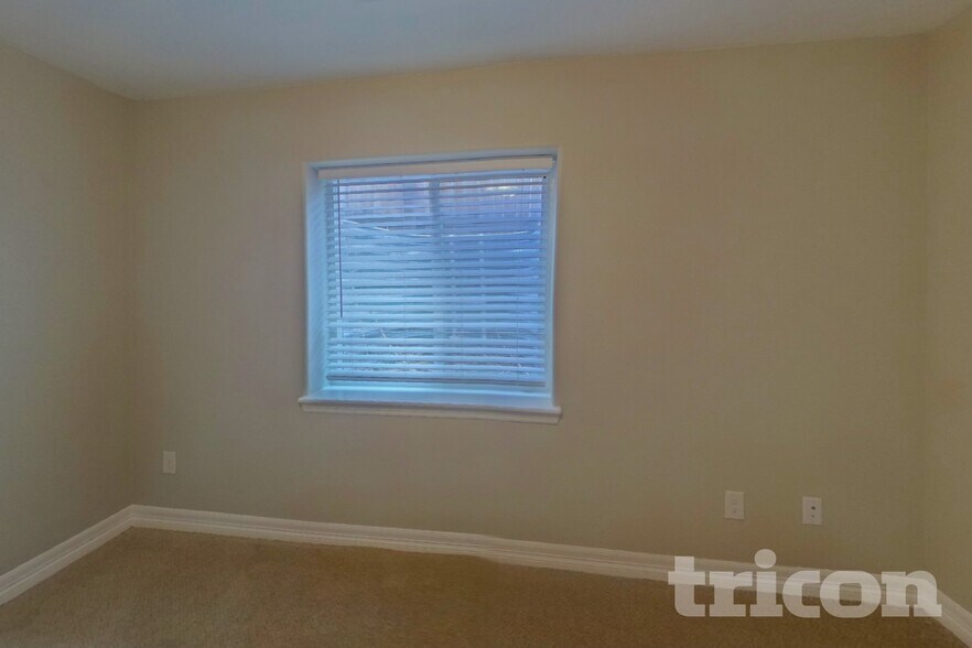 Building Photo - 6748 Lamine Dr