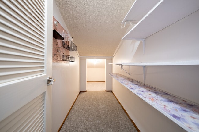 Building Photo - 6045 Covington Terrace