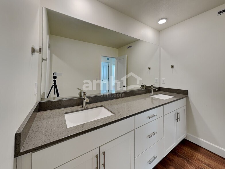 Building Photo - 2604 W 3340 S