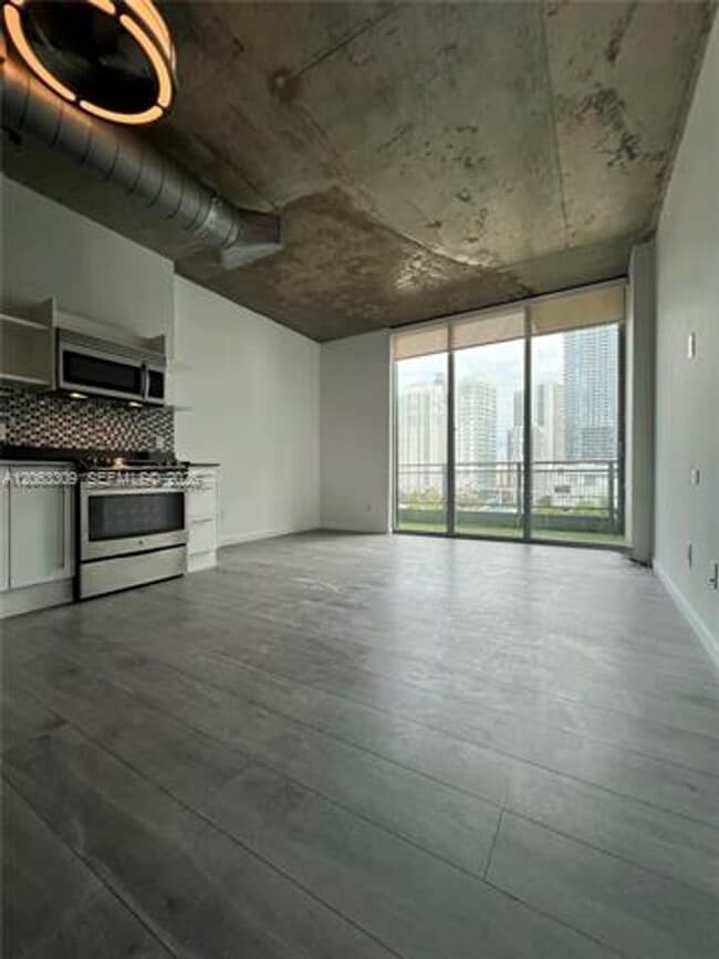 Building Photo - 690 SW 1st Ct