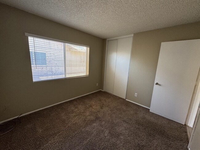 Building Photo - 5339 W Yucca St