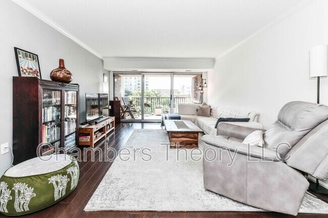 Building Photo - 1300 Army Navy Dr