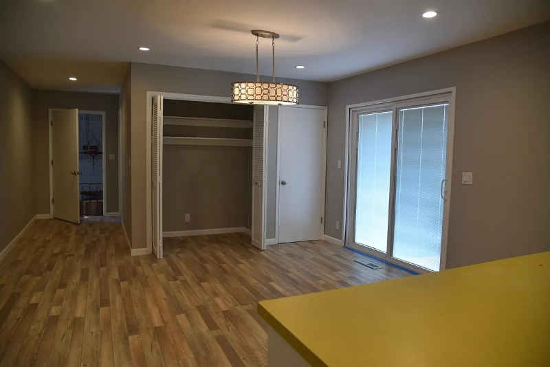 Building Photo - 1600 Main St