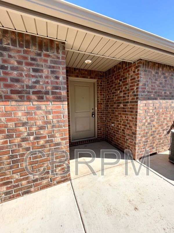 Building Photo - 2110 N Avenue J