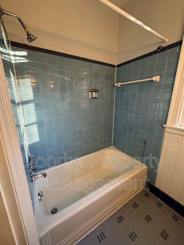 Building Photo - 408 Frazier Dr